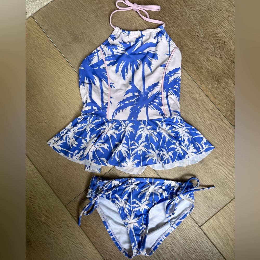 Girls Nordstrom swimsuit tops and bottom size 7